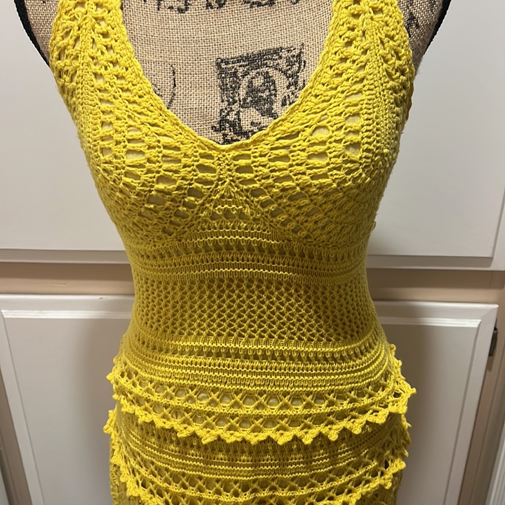 Gorgeous, yellow crochet dress 🥰 - Picture 2 of 6